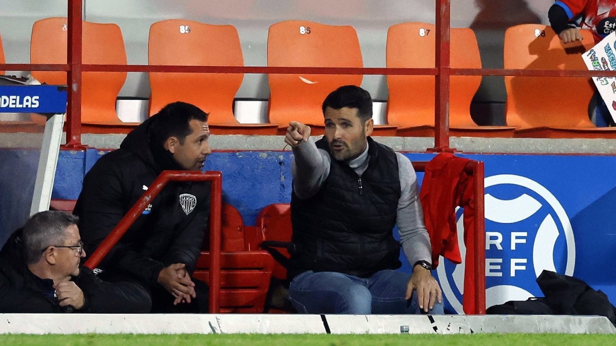 Lolo Escobar en el banquillo del Lugo hace dos temporadas.
