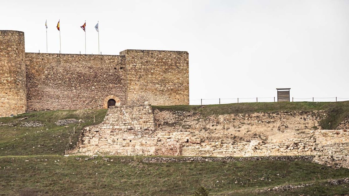 Muralla y castillo de Medinaceli.