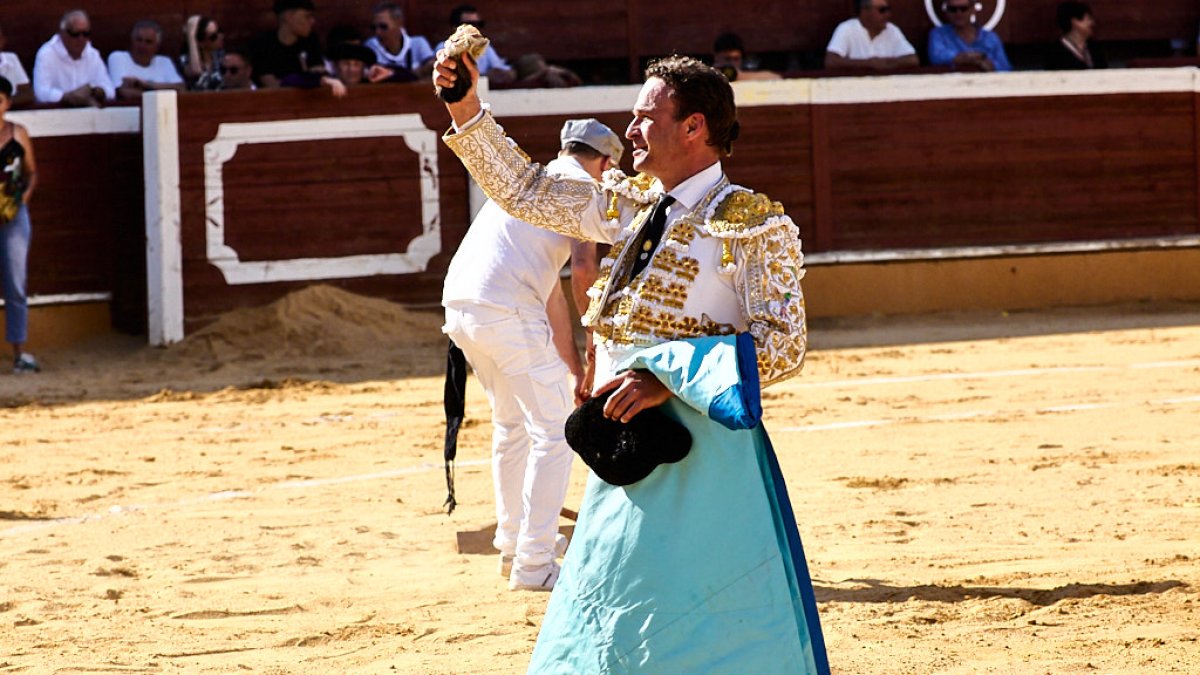 Antonio Ferrera tras su triunfo en el primero de la tarde.