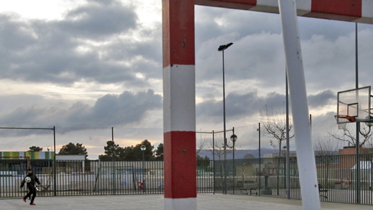 Zona multideportiva de Golmayo, en las inmediaciones de las piscinas, donde se instalará una pantalla gigante.