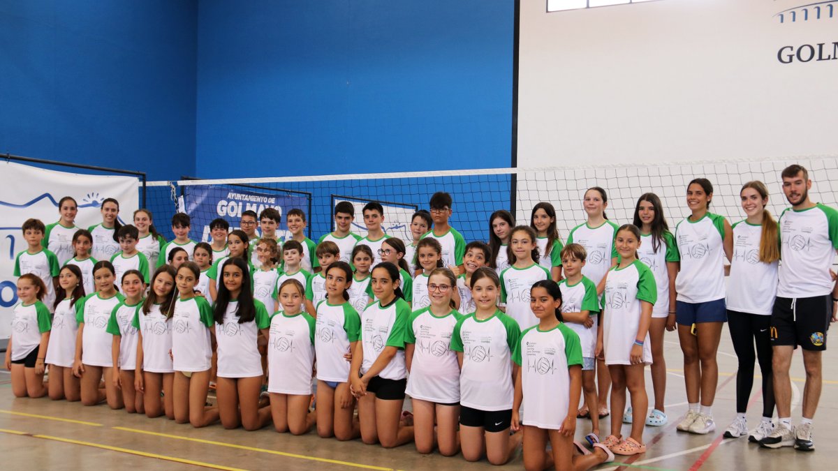 Participantes en el Campus deportivo del Sporting Santo Domingo.