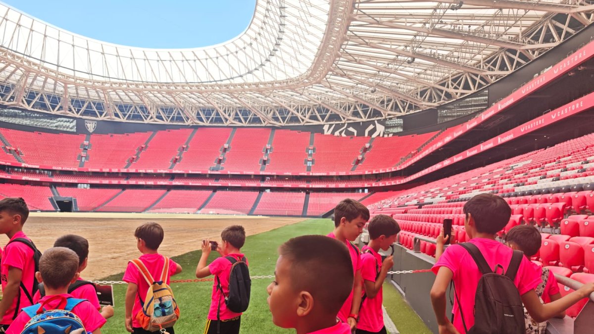 Los chicos del Calasanz pisaron el césped del estadio de San Mamés del Athletic de Bilbao.