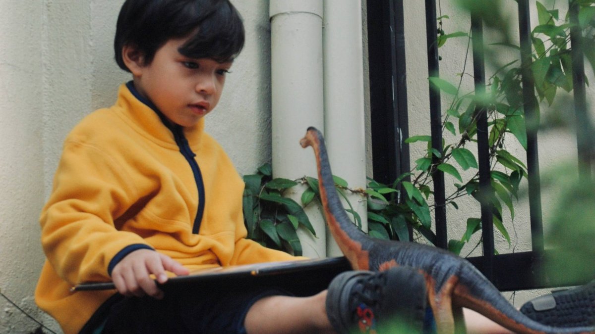 La Ruta de las Icnitas de Soria permite a los niños descubrir huellas fósiles de dinosaurios y convertirse en pequeños paleontólogos por un día.