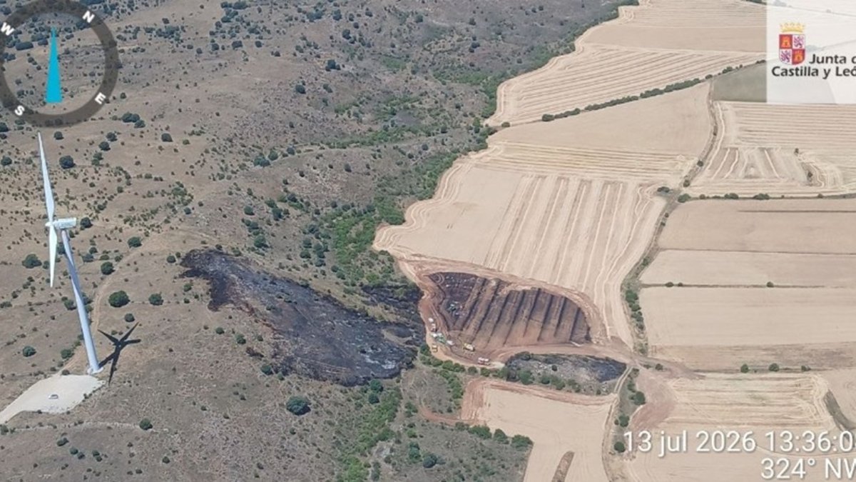 Superficie afectada por el incendio junto a un parque eólico en Conquezuela (Miño de Medinaceli).