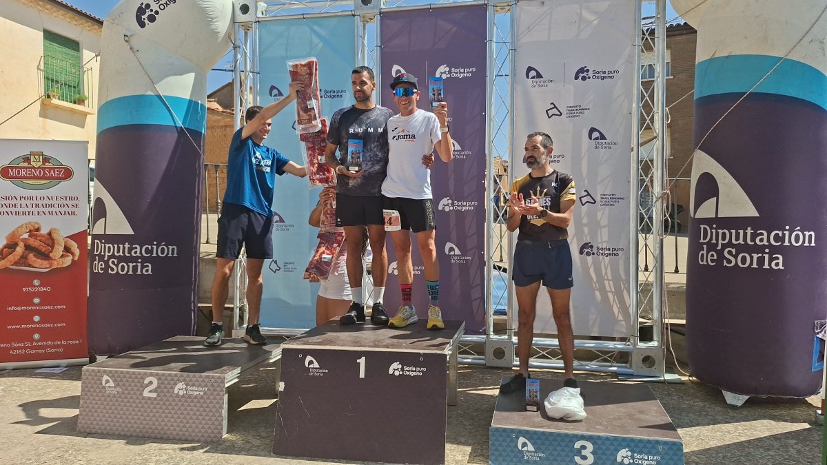 El premio para los ganadores fue el equivalente de su altura en torreznos.