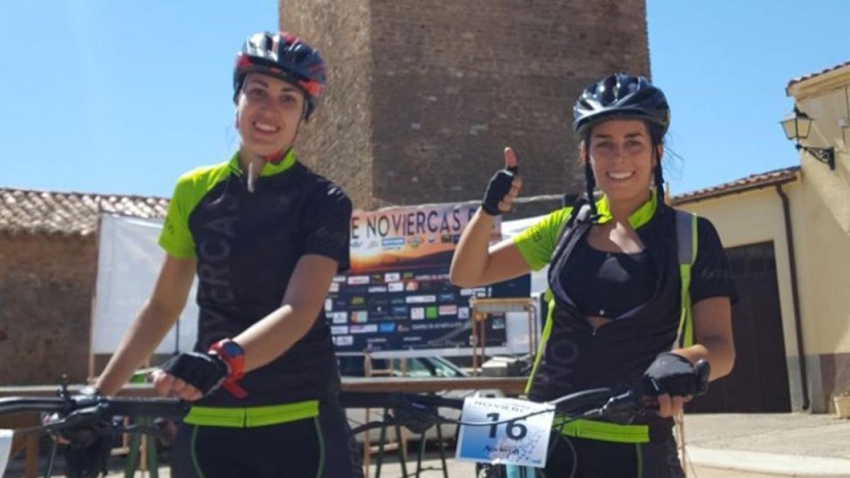 Dos ciclistas durante una cita celebrada en Noviercas.