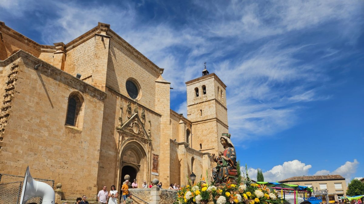 Procesión con la Virgen del Mercado en Berlanga de Duero.