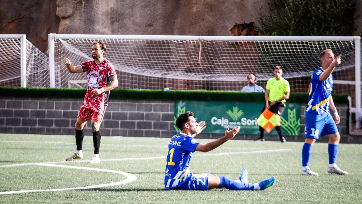 Un jugador del Calasanz durante un partido disputado en el José Andrés Diago.