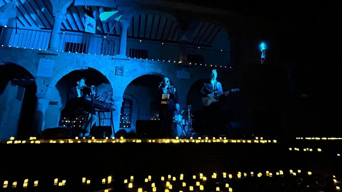 El concierto Candlelight celebrado en septiembre llenó la Plaza Mayor de Medinaceli y combinó música en directo con uno de los grandes escenarios patrimoniales de Soria.