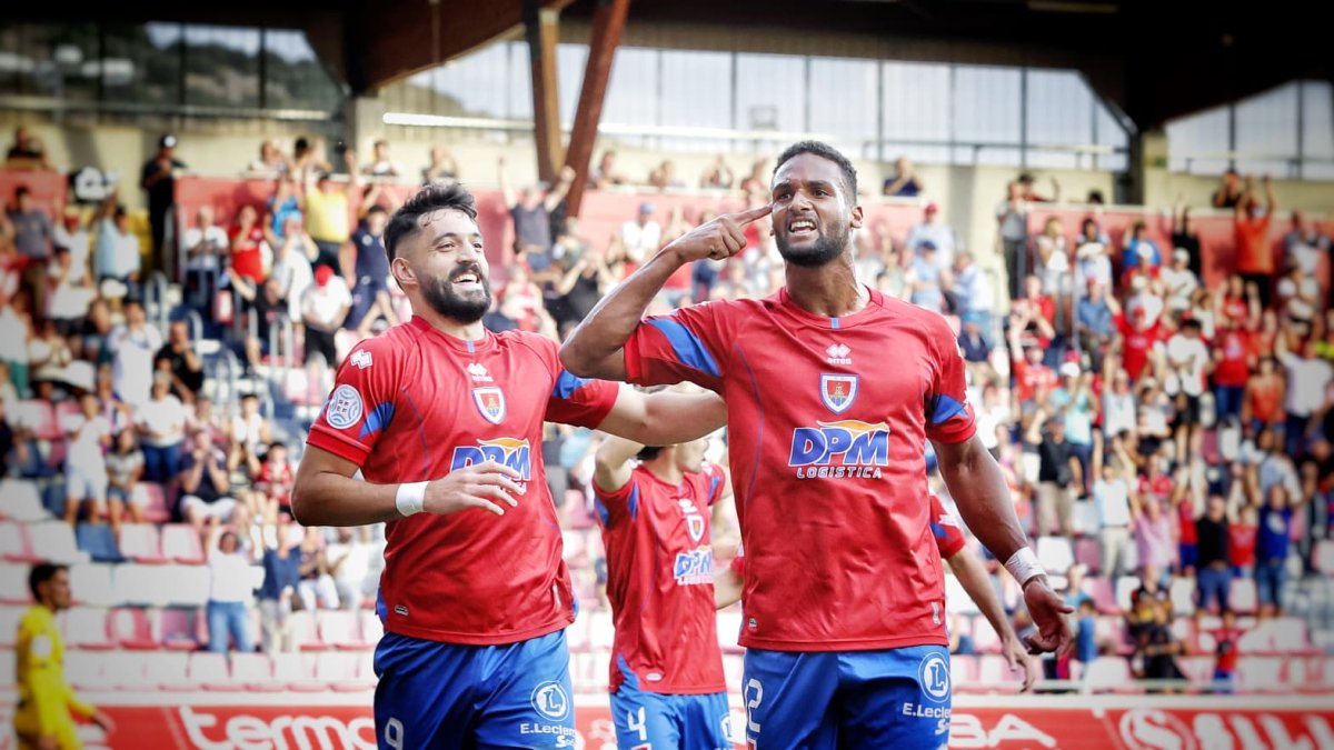 Lauture celebra el gol que dio el triunfo al Numancia ante el Guadalajara.