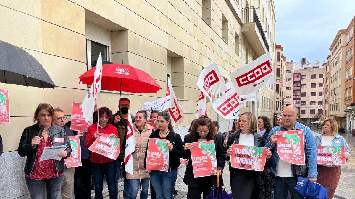 Concentración de CCOO con motivo del Día del Trabajo Decente