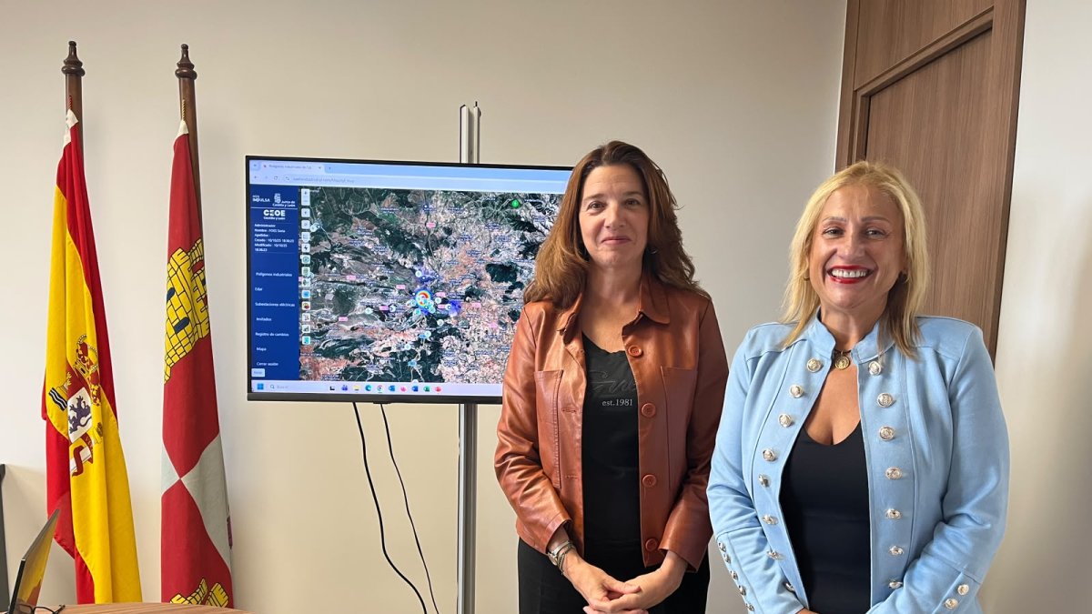La directora general de FOES presenta a la delegada territorial de la Junta el mapa de capacidades industriales de Soria