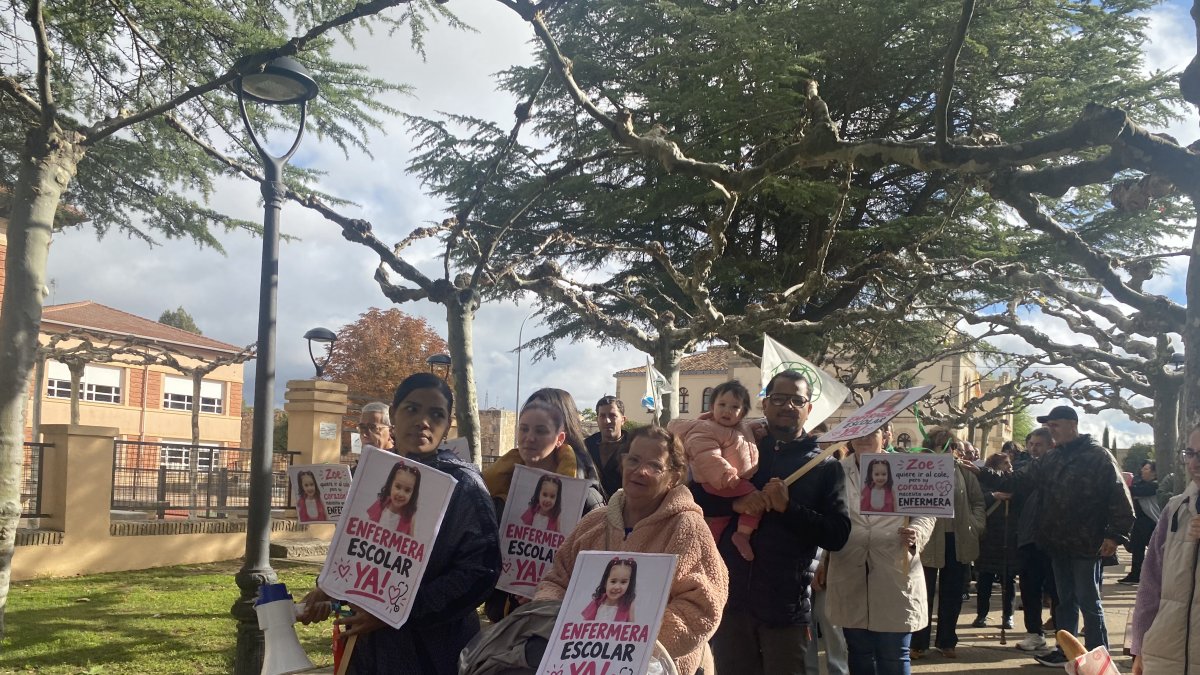 Participantes en la manifestación en El Burgo.