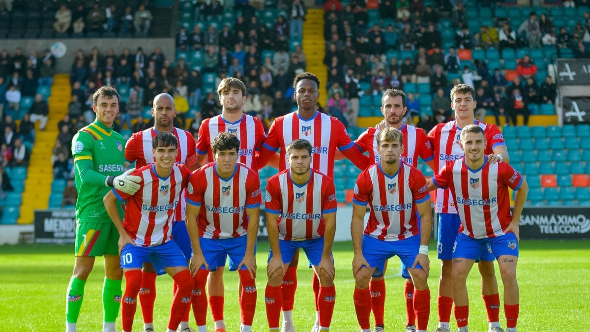 Once del Navalcarnero que el pasado fin de semana empató en Salamanca.
