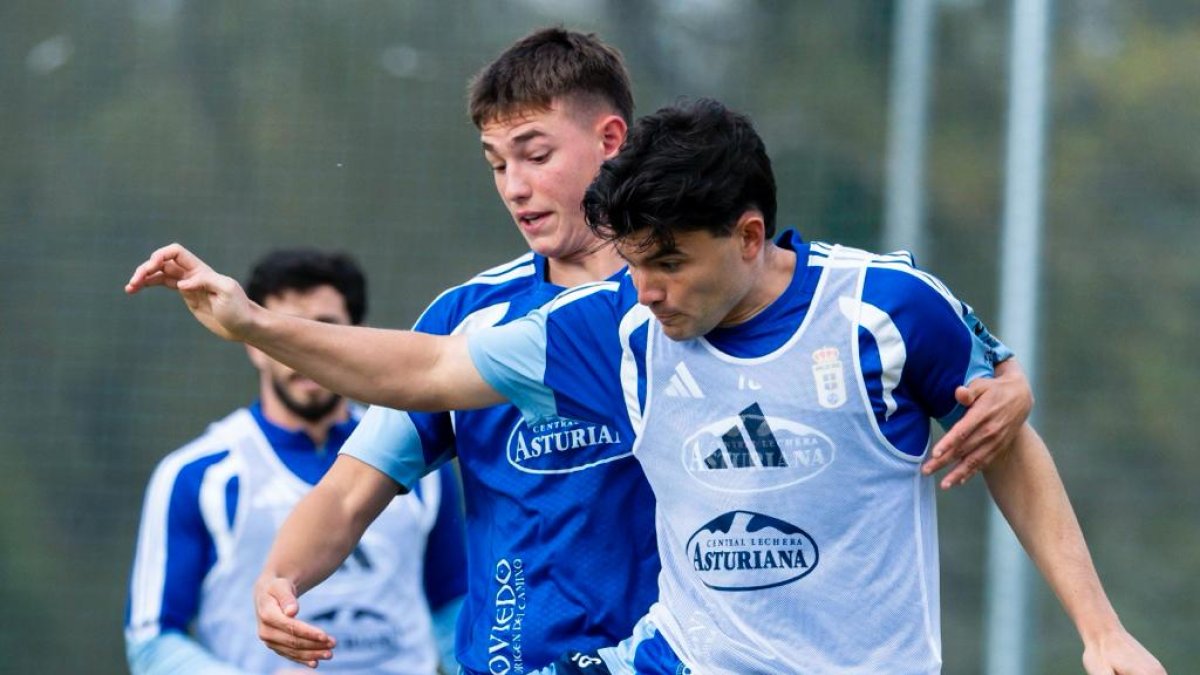 El Real Oviedo ha entrenado hoy antes de dar a conocer su lista de convocados.