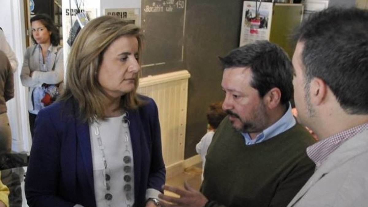 Fátima Báñez en su visita a Soria en mayo de 2015.