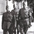 El teniente coronel Yagüe (derecha) con Franco en Sevilla el 24 de julio de 1936. Tras ellos, el coronel Martín Moreno. HDS
