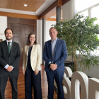 Daniel García, junto a los responsables de la empresa AP Executive.