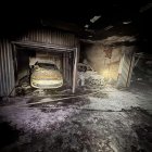 El incendio de un vehículo obliga a desalojar varios bloques de viviendas