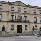 Fachada de la Diputación Provincial de Soria. / VALENTÍN GUISANDE-