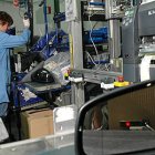 Un trabajador del sector de la automoción. ÁLVARO MARTÍNEZ-