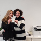 Laura y Pili han recibido el segundo premio traído desde Bilbao. HDS