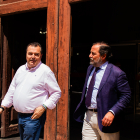 Octavio Palacios y José Manuel Hernando del PP a la salida de la Junta Electoral de Zona.