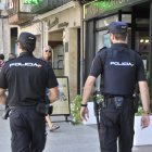 Agentes de la Policía Nacional de patrulla por Soria.