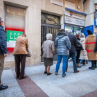 Colas para comprar Lotería de Navidad en Soria.