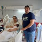 Susana y Francisco posan con Daniel, el primer soriano de 2024.