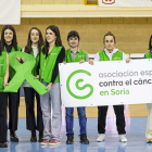 Acto contra el cáncer en la previa del partido de volleyball.