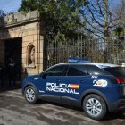 Vehículo de la Policía Nacional en el centro de Soria.