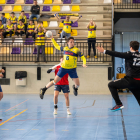 El canterano amarillo, Víctor Sanz, durante un lance del encuentro.