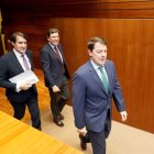 Alfonso Fernández Mañueco en la segunda sesión del Pleno presupuestario.