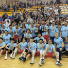 La plantilla del Grupo Herce celebra el título de subcampeón de Superliga.