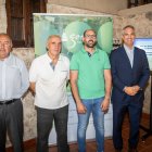 Responsables municipales de la empresa Genia  y de la cooperativa, en l a presentación.