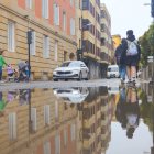 Estado de la calle Alfonso VIII esta mañana durante la tromba de agua.