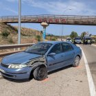 Imagen del vehículo siniestrado tras el choque con una moto.