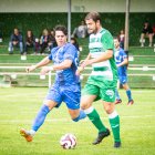 Un jugador del Calasanz y otro del San José durante un duelo provincial de esta temporada.