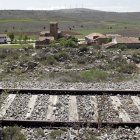 Vía de la línea Soria-Castejón a la altura de Aldealpozo.