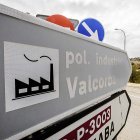 Desvío en la carretera para acceder al área empresarial de Valcorba en la capital.