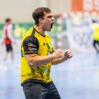 La grada se volcó con el equipo durante todo el choque