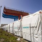 Zona de almacenaje de Siemens Gamesa junto a su planta en Ágreda.