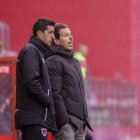 Calle y su segundo Pablo Ayuso en el encuentro del pasado sábado ante el Laredo.