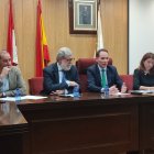 Reunión del comité ejecutivo de FOES y el alcalde de San Esteban con empresarios.