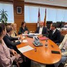 Reunión  de la directora general de Transportes y Logística con concejales del Ayuntamiento y Asociación Cylog.