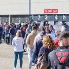 Imagen de las colas en las instalaciones de Los Pajaritos.