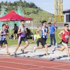 Imágenes del triple salto y la carrera de obstáculos