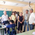 Rocío Lucas con los alumnos del colegio de El Burgo de Osma.
