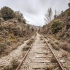 Vía abandonada en el trayecto de la Soria-Castejón.